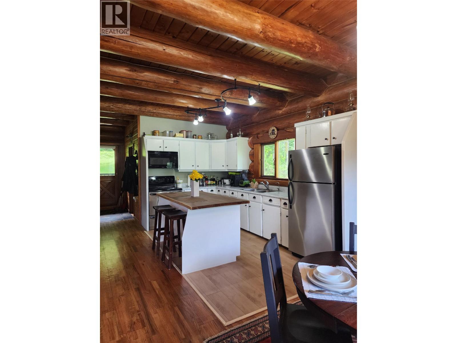3660 Highway 6, Nakusp, British Columbia  V0G 1R1 - Photo 11 - 10388173