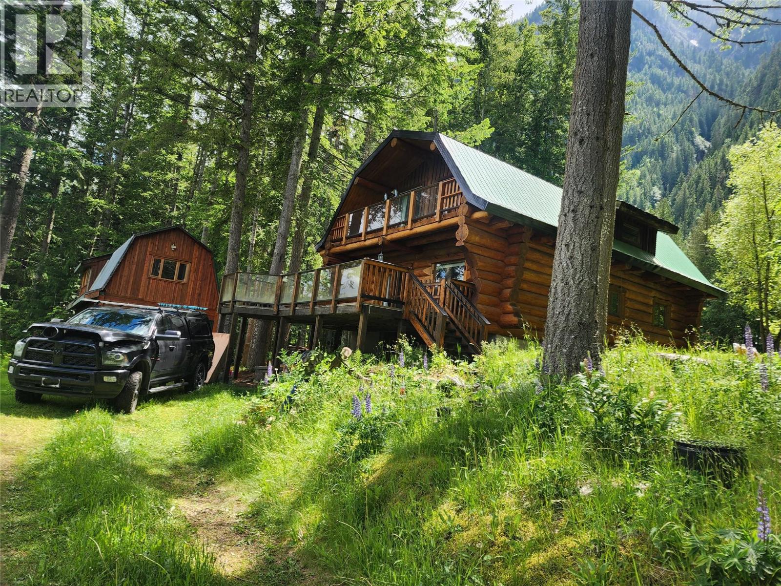 3660 Highway 6, Nakusp, British Columbia  V0G 1R1 - Photo 2 - 10388173