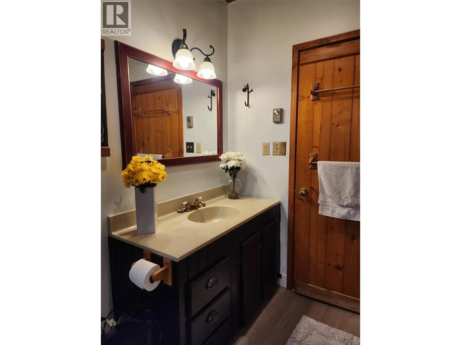 3660 Highway 6, Nakusp, British Columbia  V0G 1R1 - Photo 20 - 10388173