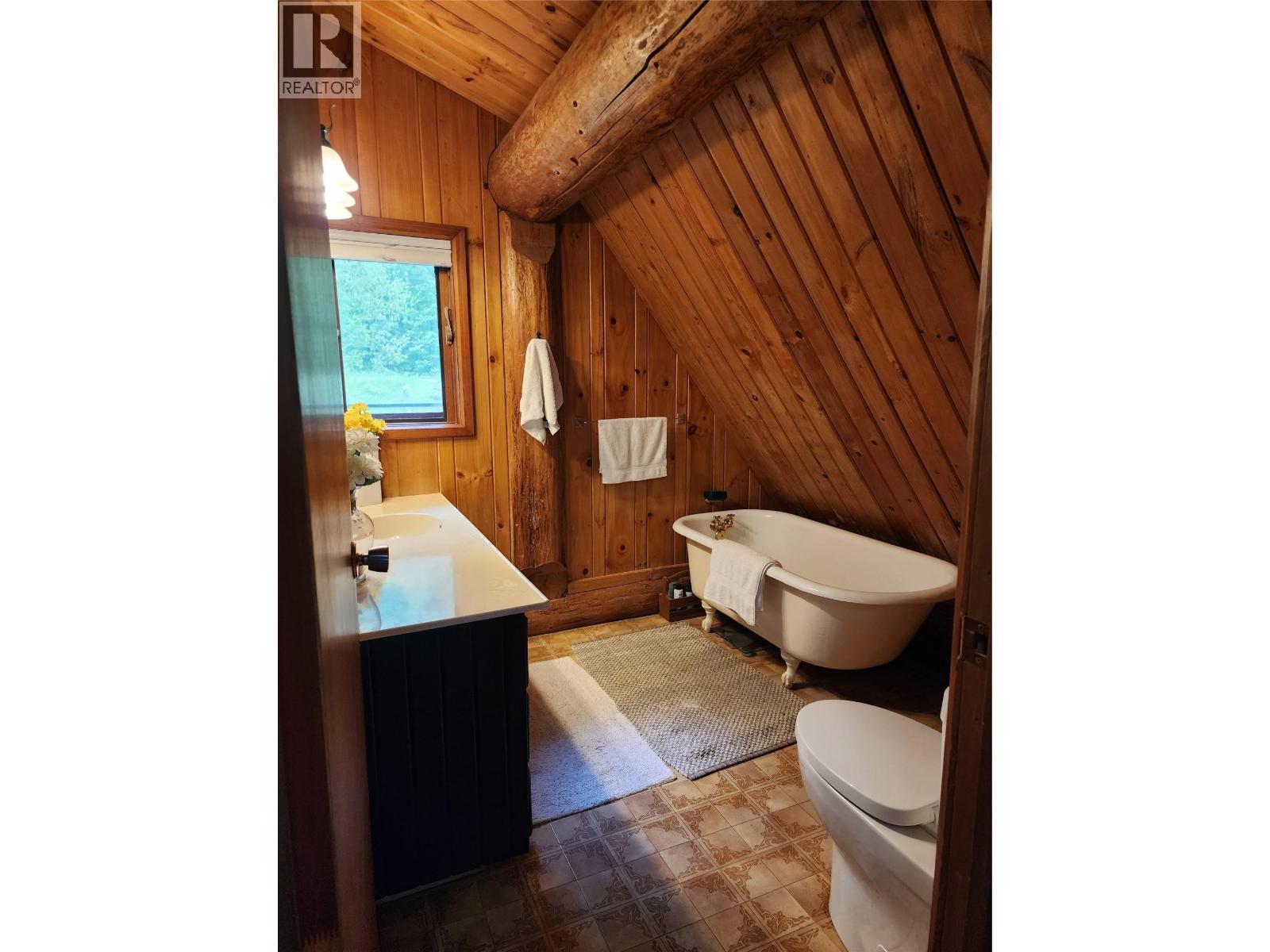 3660 Highway 6, Nakusp, British Columbia  V0G 1R1 - Photo 26 - 10388173
