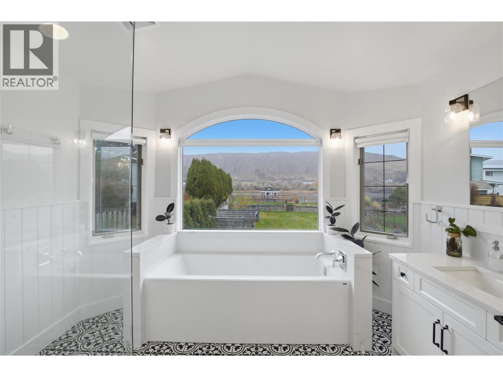 2578 Thompson Drive, Kamloops, British Columbia  V2C 4L4 - Photo 38 - 10390985