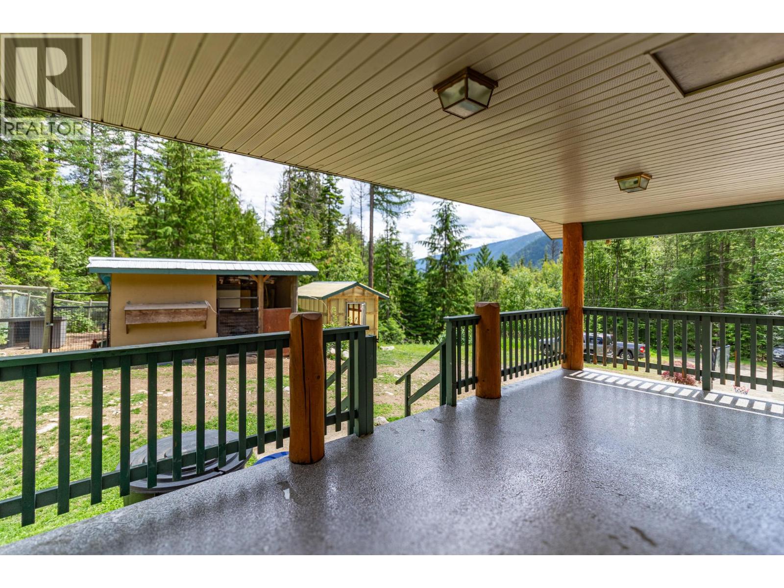 3975 Highway 3a Highway, Nelson, British Columbia  V1L 6M8 - Photo 4 - 10390819