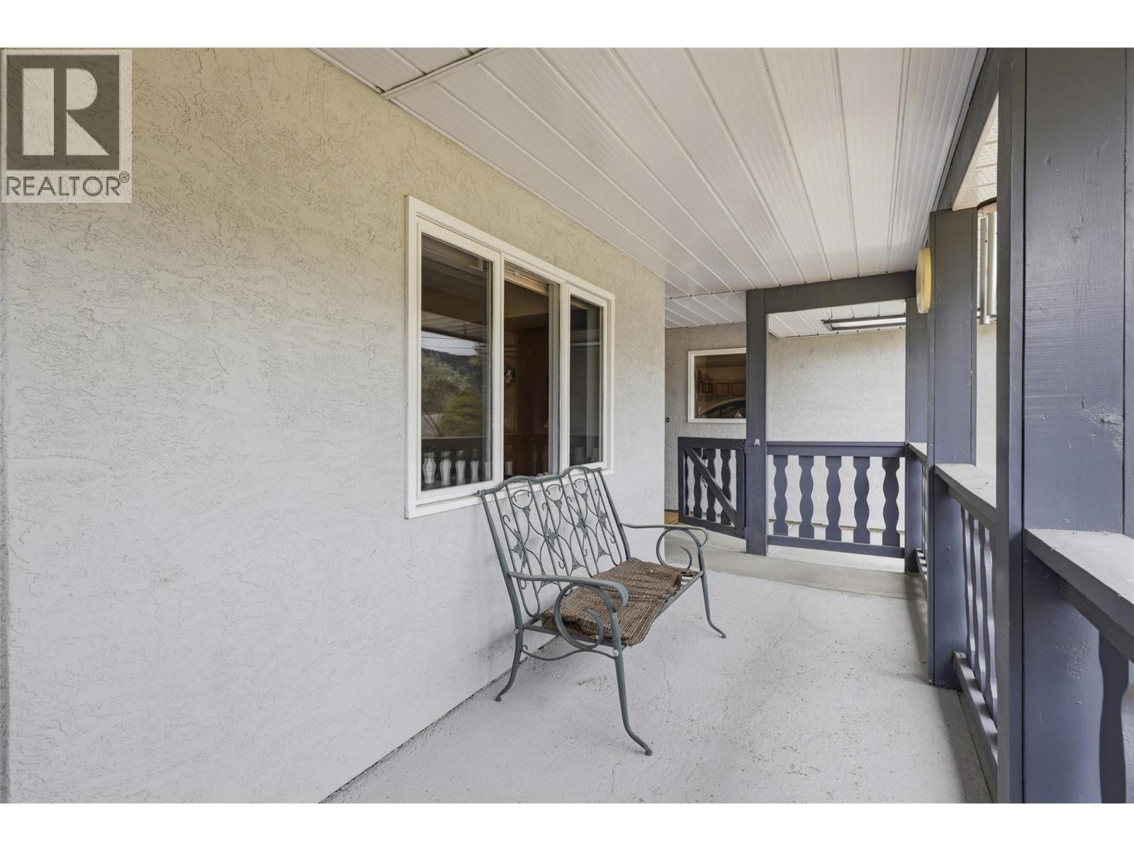809 Uplands Court, Kamloops, British Columbia  V2C 6M8 - Photo 4 - 10390565