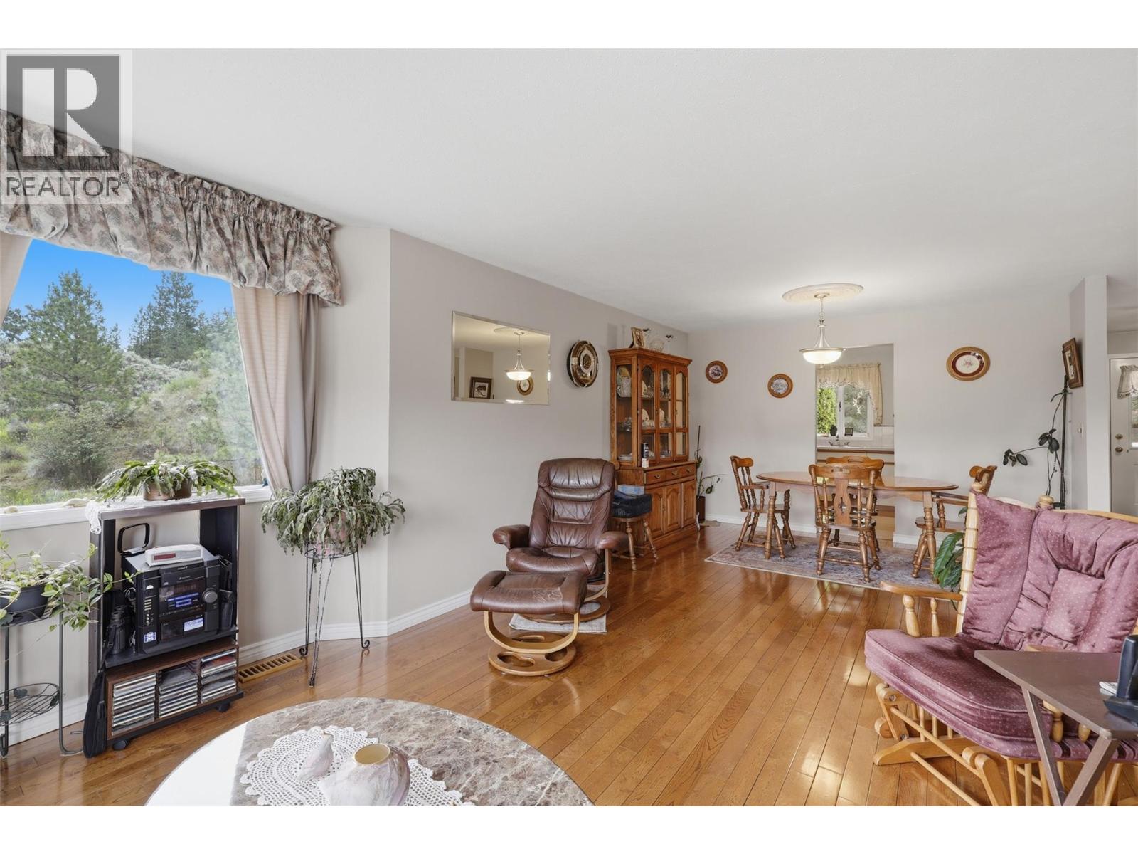 809 Uplands Court, Kamloops, British Columbia  V2C 6M8 - Photo 9 - 10390565