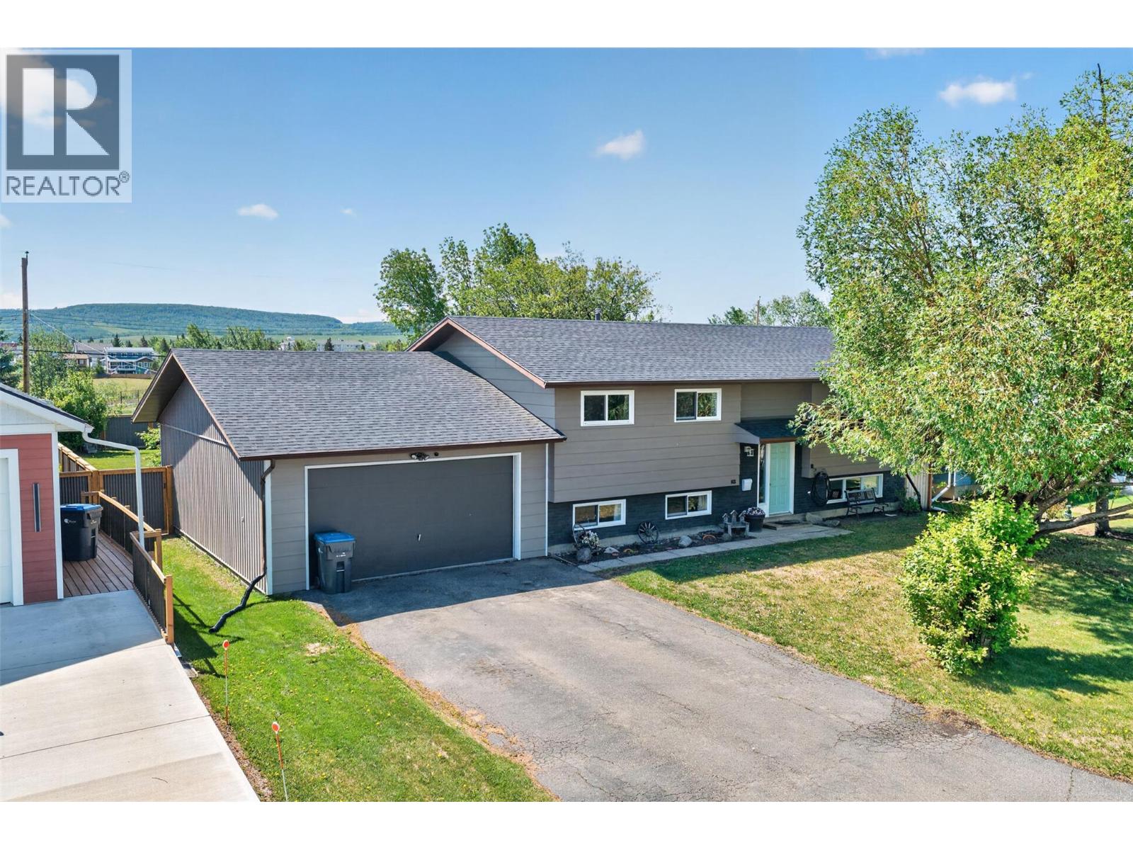 1425 106 Avenue, dawson creek, British Columbia