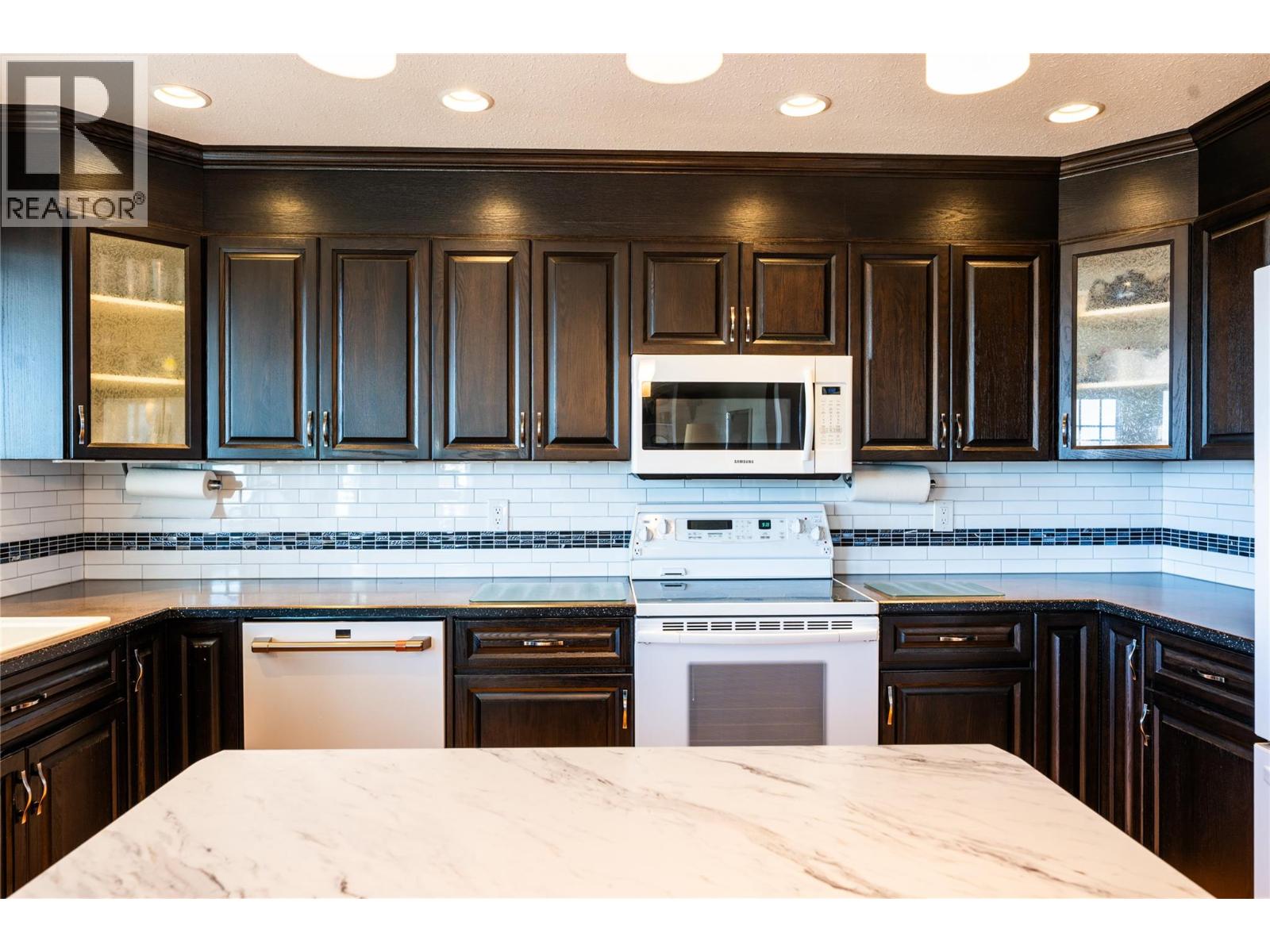 2030 Van Horne Drive Unit# 32, Kamloops, British Columbia  V1S 1P6 - Photo 11 - 10390957