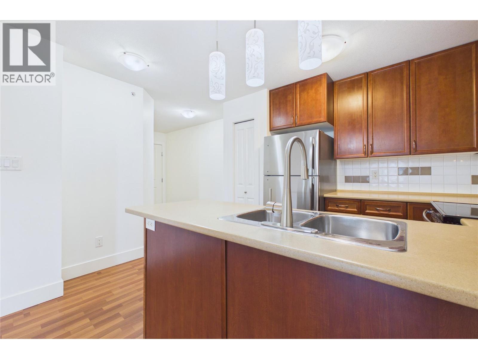 256 Hastings Avenue Unit# 404, Penticton, British Columbia  V2A 2V6 - Photo 8 - 10390524