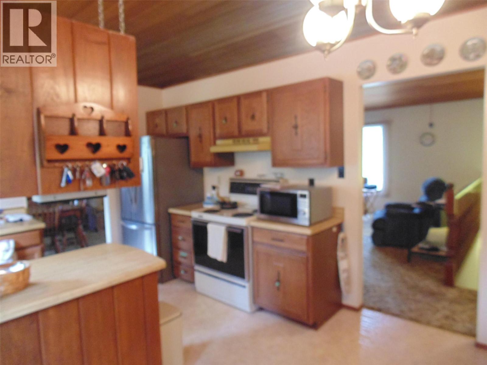 1410 Highland Drive, Castlegar, British Columbia  V1N 3V9 - Photo 12 - 10389648