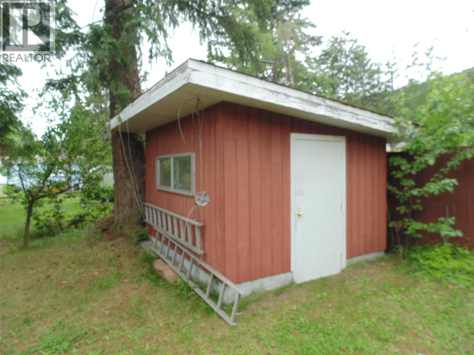 1410 Highland Drive, Castlegar, British Columbia  V1N 3V9 - Photo 5 - 10389648
