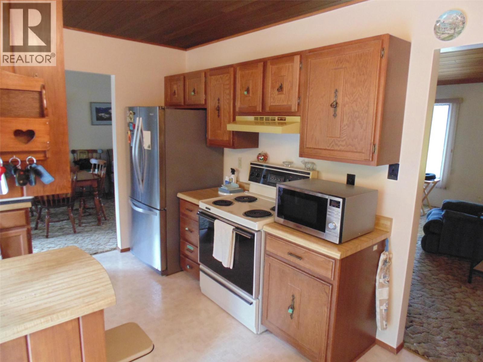 1410 Highland Drive, Castlegar, British Columbia  V1N 3V9 - Photo 9 - 10389648