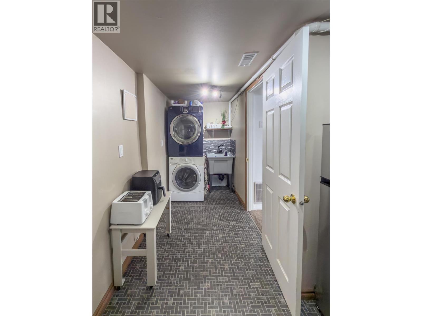 703 14th  S Avenue, Cranbrook, British Columbia  V1C 2Y2 - Photo 20 - 10390954