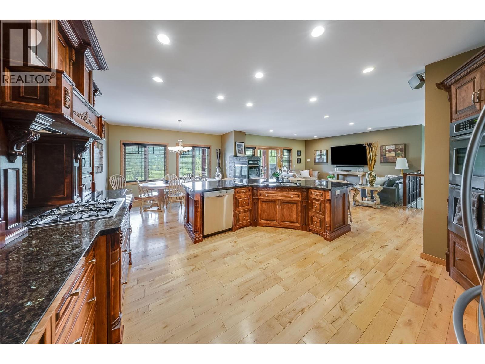 1009 Silvertip Road, Rossland, British Columbia  V0G 1Y0 - Photo 13 - 10388381
