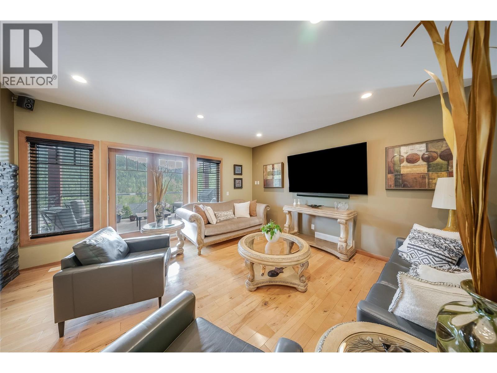 1009 Silvertip Road, Rossland, British Columbia  V0G 1Y0 - Photo 15 - 10388381