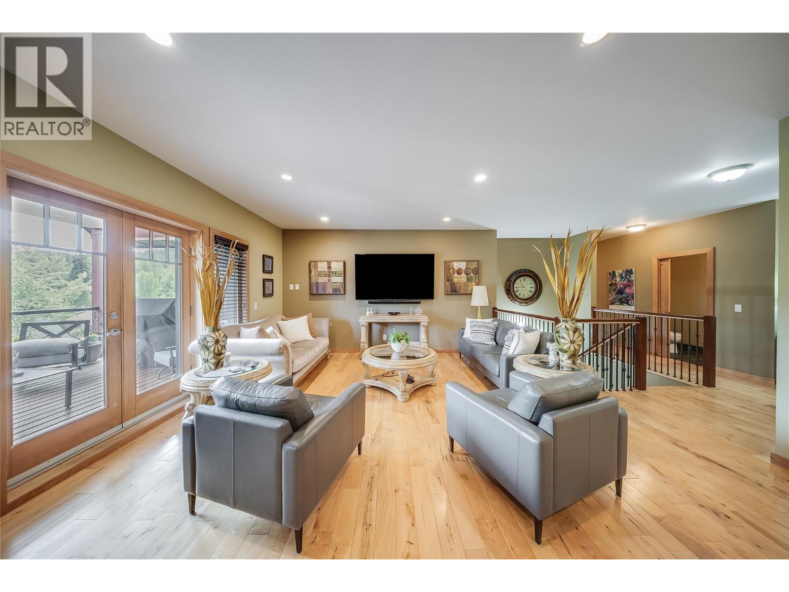 1009 Silvertip Road, Rossland, British Columbia  V0G 1Y0 - Photo 17 - 10388381