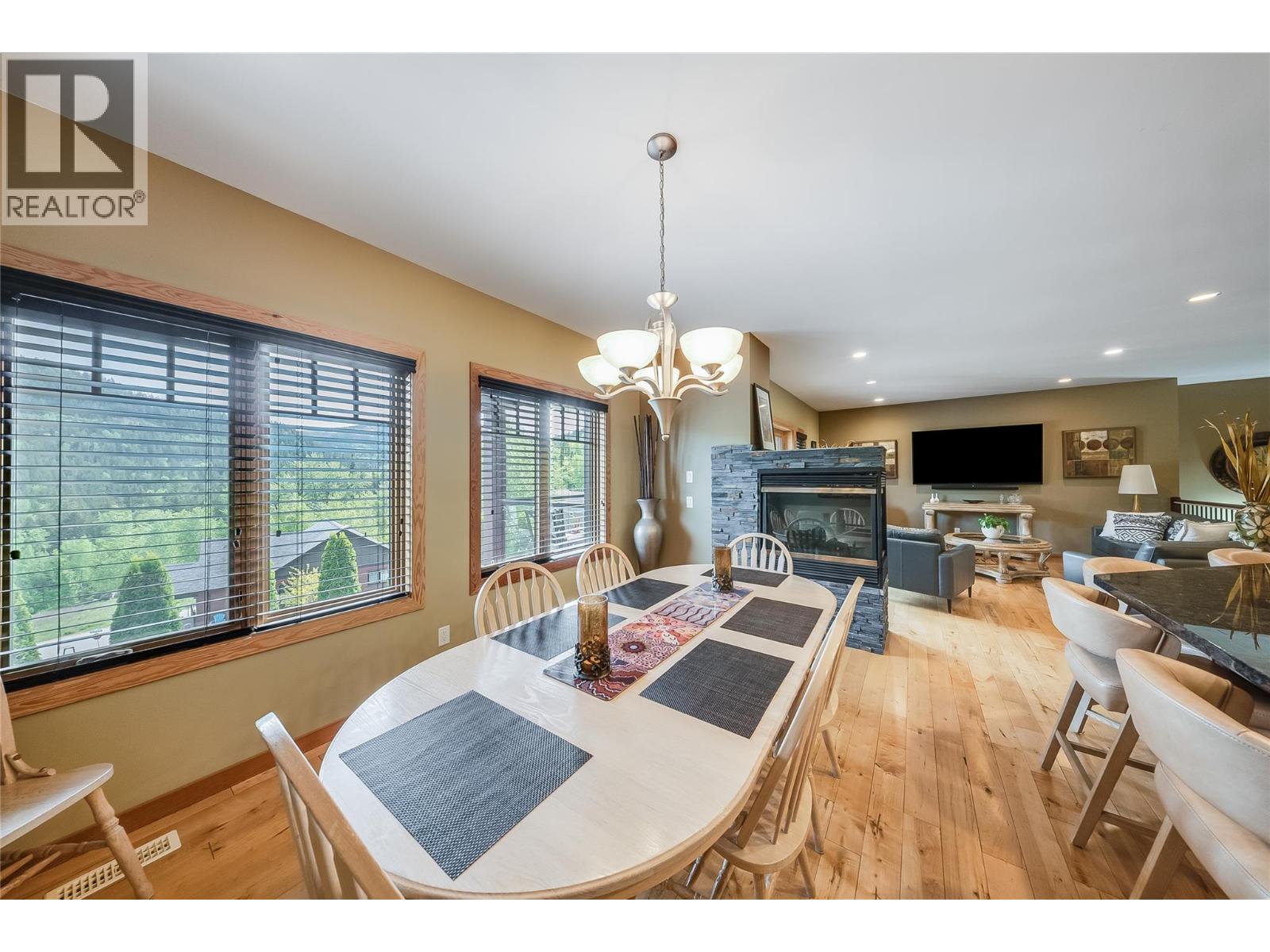 1009 Silvertip Road, Rossland, British Columbia  V0G 1Y0 - Photo 19 - 10388381