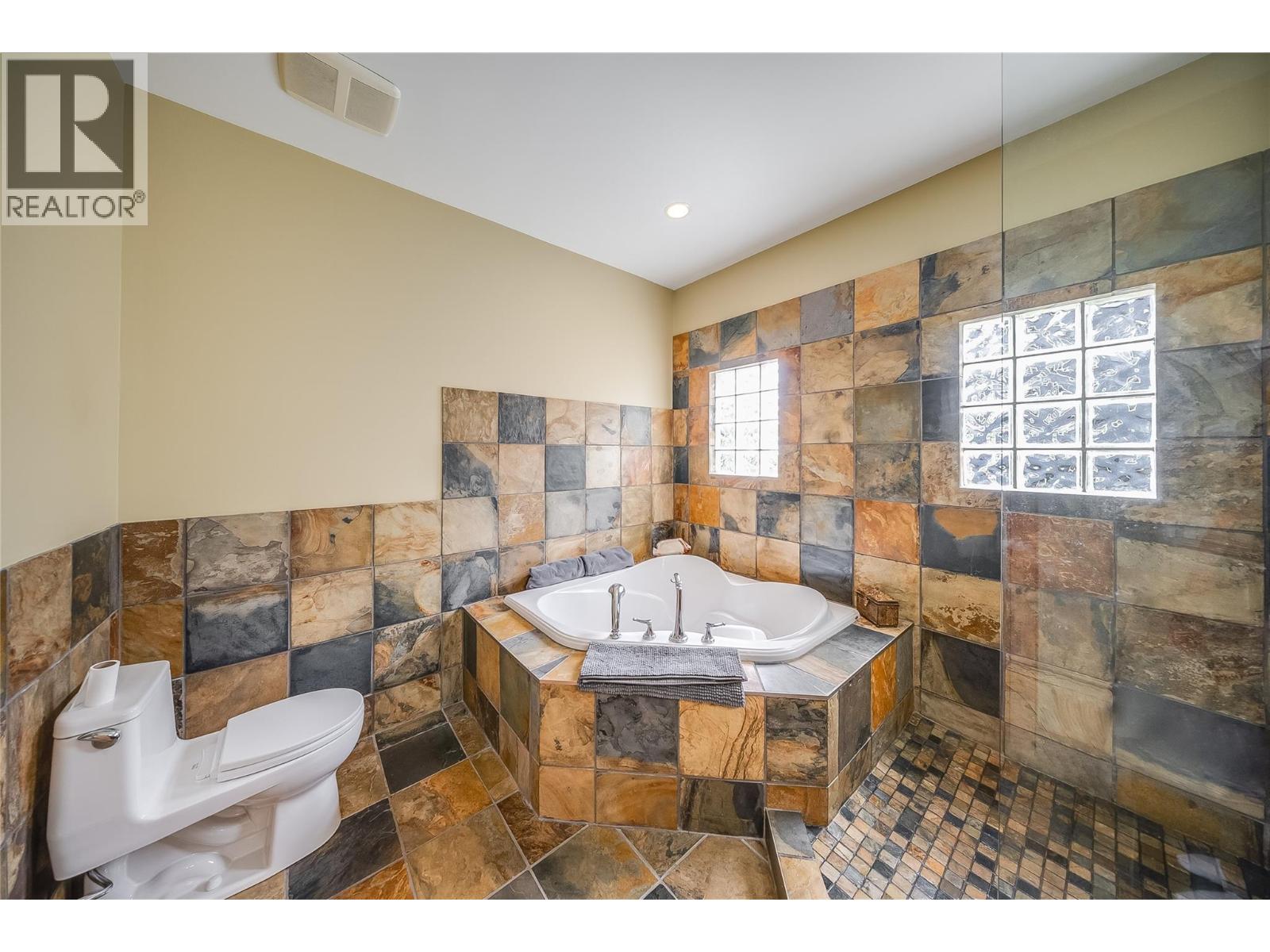 1009 Silvertip Road, Rossland, British Columbia  V0G 1Y0 - Photo 24 - 10388381