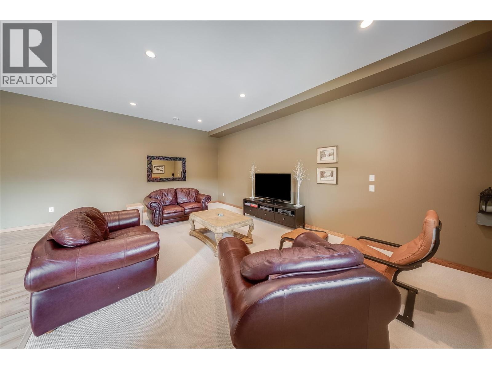 1009 Silvertip Road, Rossland, British Columbia  V0G 1Y0 - Photo 27 - 10388381