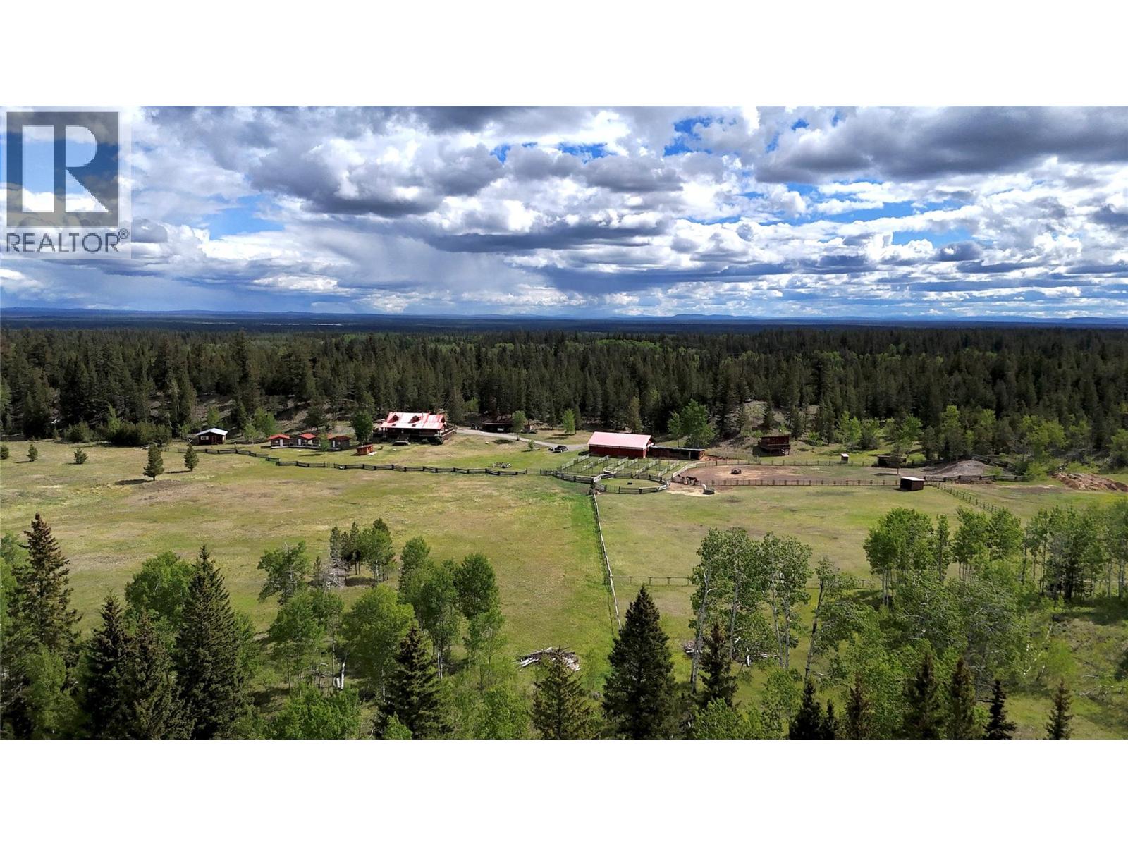 880 Isadore Road, Clinton, British Columbia  V0K 1K0 - Photo 2 - 10390981