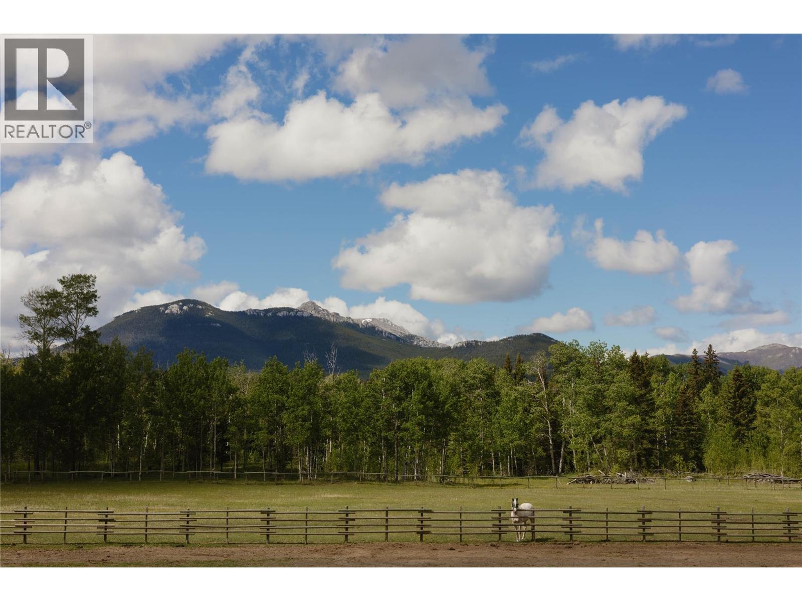 880 Isadore Road, Clinton, British Columbia  V0K 1K0 - Photo 4 - 10390981