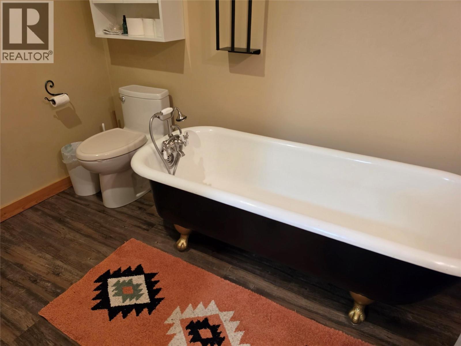 4638 6 Highway, Nelson, British Columbia  V1L 6Z4 - Photo 10 - 10390911