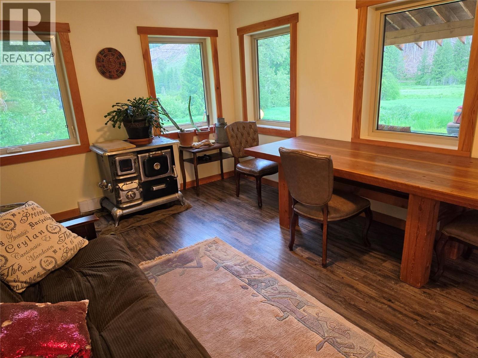 4638 6 Highway, Nelson, British Columbia  V1L 6Z4 - Photo 4 - 10390911