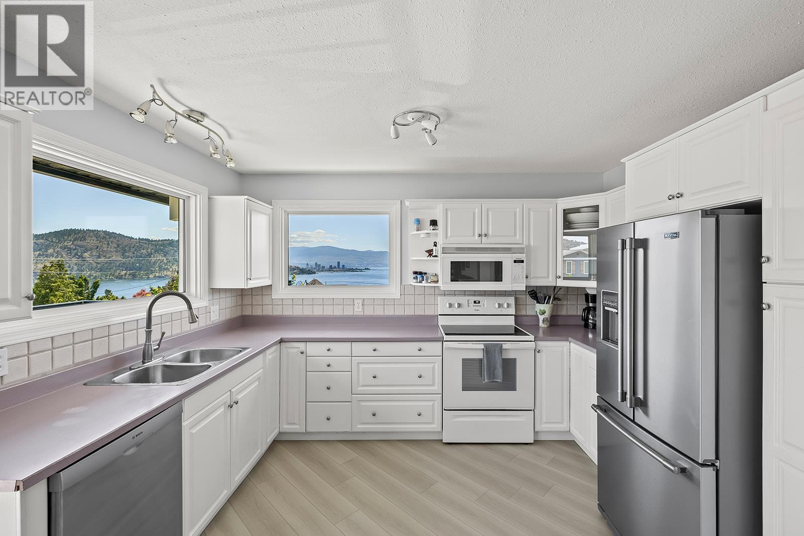 145 Heldon Court, Kelowna, British Columbia  V1Z 3S5 - Photo 4 - 10390839