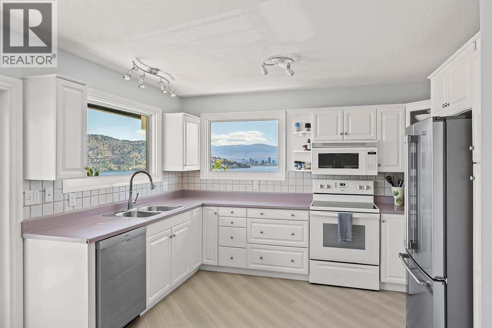 145 Heldon Court, Kelowna, British Columbia  V1Z 3S5 - Photo 5 - 10390839