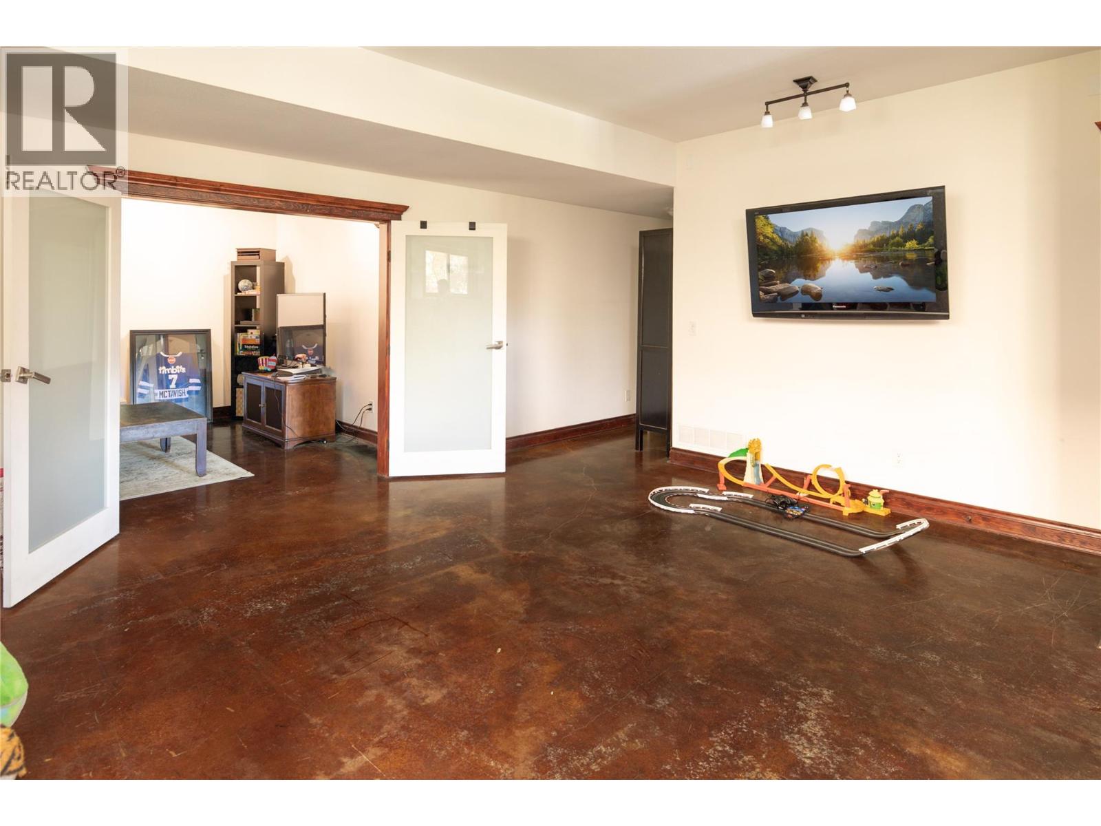 1107 Henderson Drive, Kelowna, British Columbia  V1P 1L8 - Photo 42 - 10389198