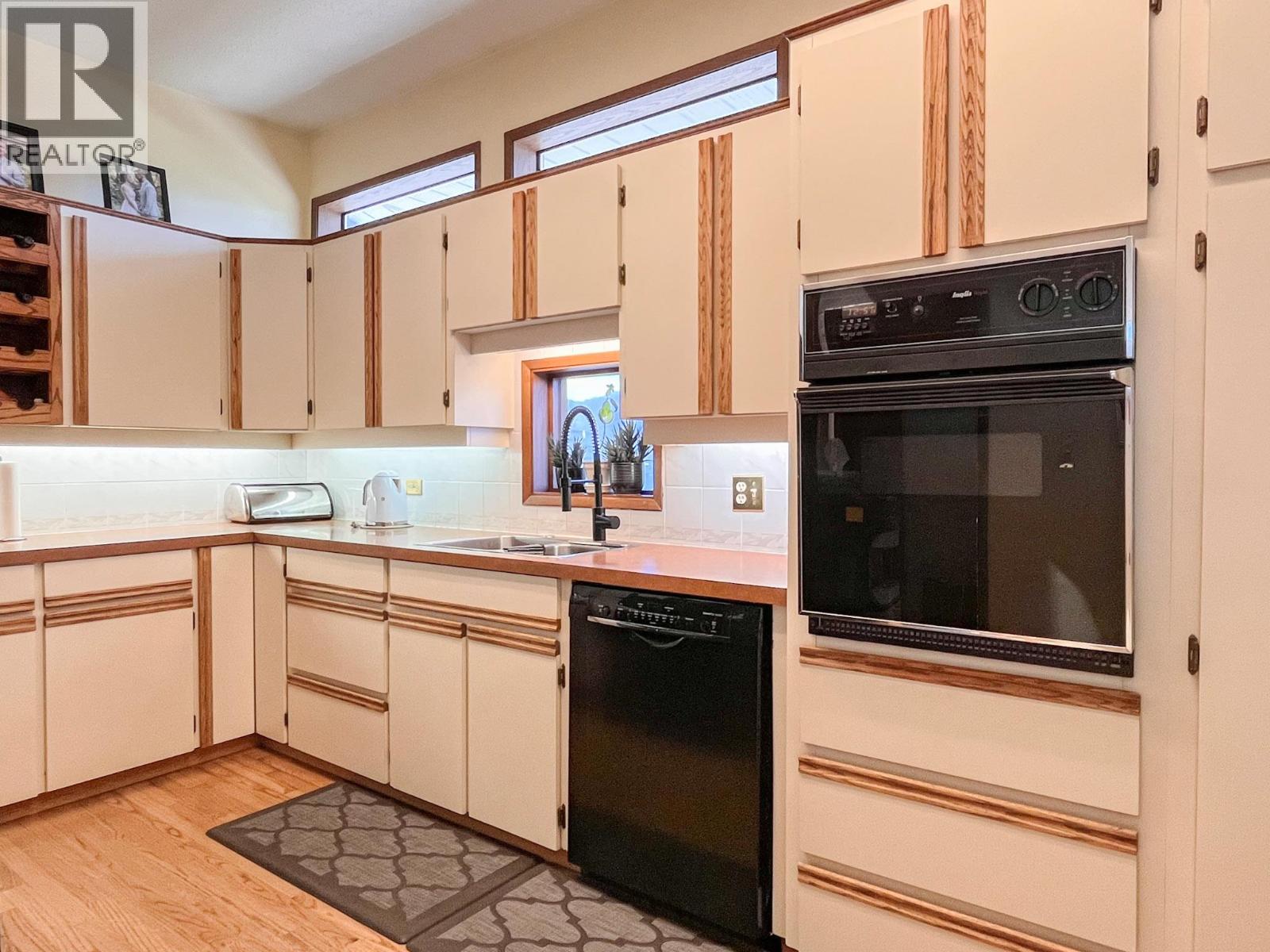 4610 37th Street, Osoyoos, British Columbia  V0H 1V6 - Photo 23 - 10390937