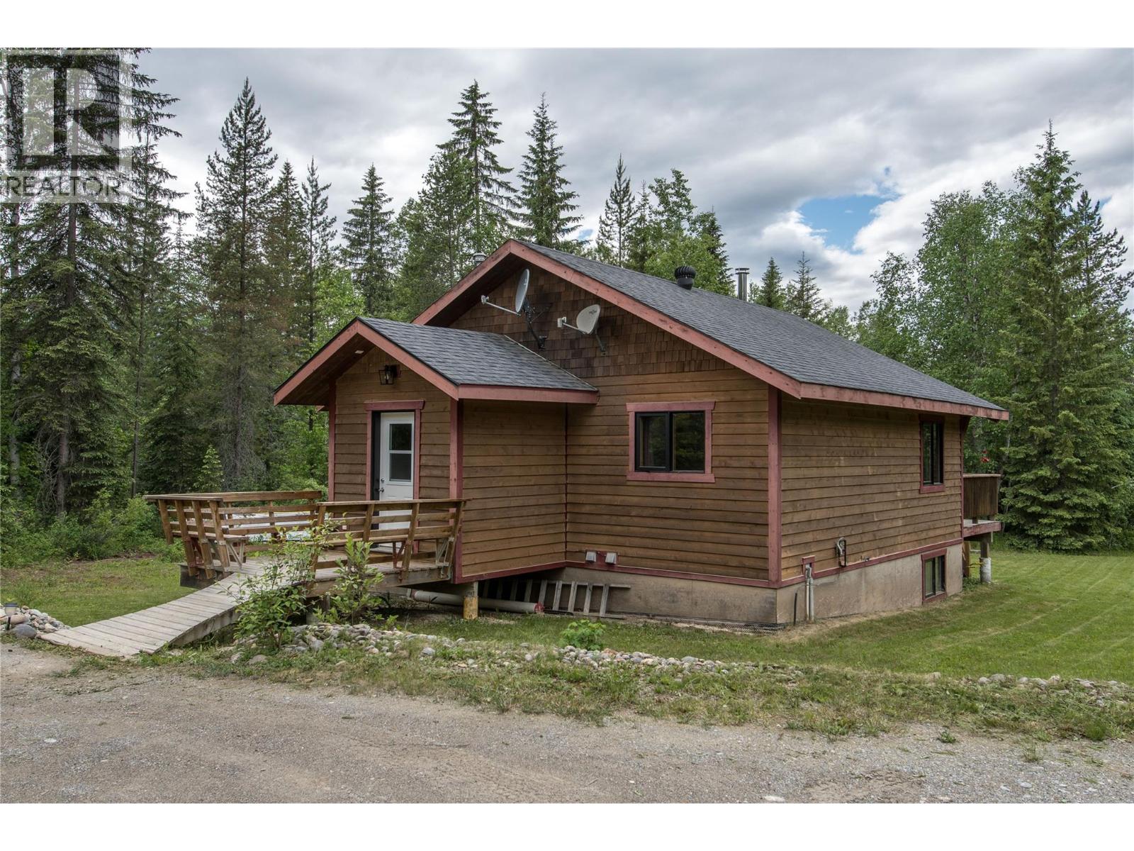 2415 Kettleston Road, Golden, British Columbia  V0A 1H1 - Photo 1 - 10390585
