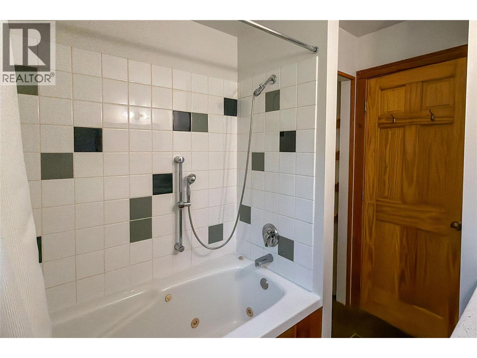2415 Kettleston Road, Golden, British Columbia  V0A 1H1 - Photo 14 - 10390585