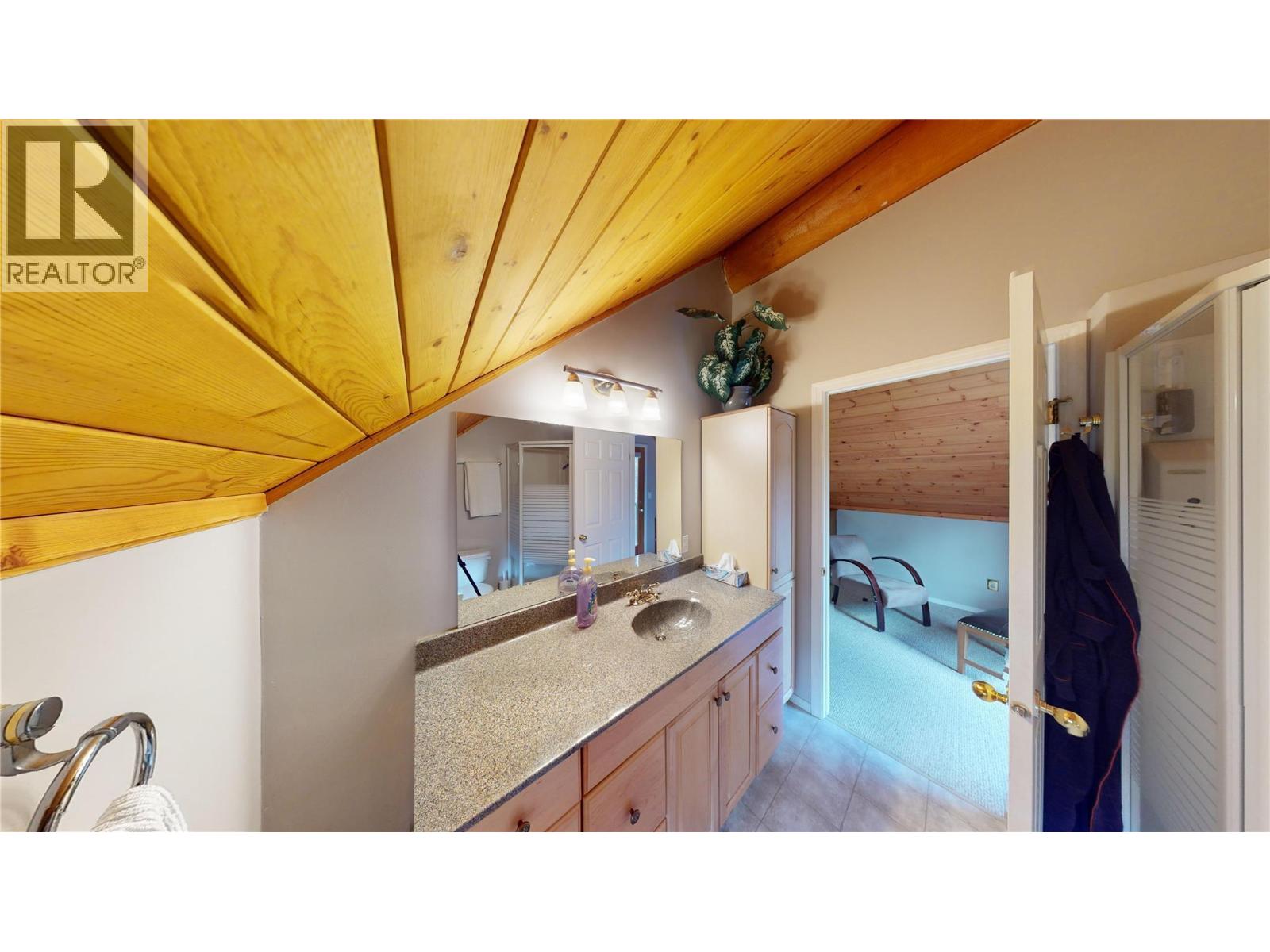 9725 Braunagel Road, Moyie, British Columbia  V0B 2A0 - Photo 28 - 10391014