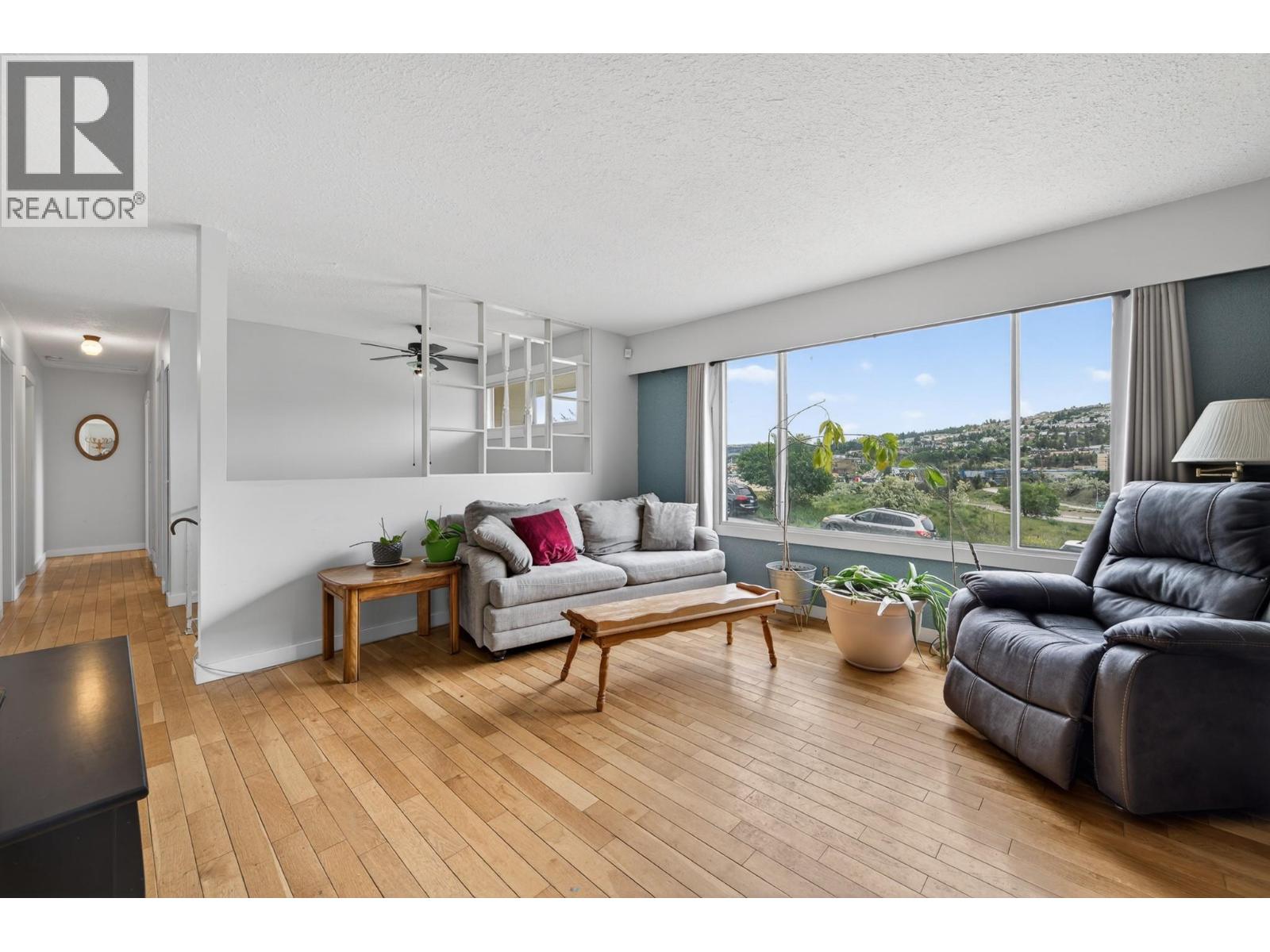 1514 Cascade Street, Kamloops, British Columbia  V2E 1B9 - Photo 2 - 10390516