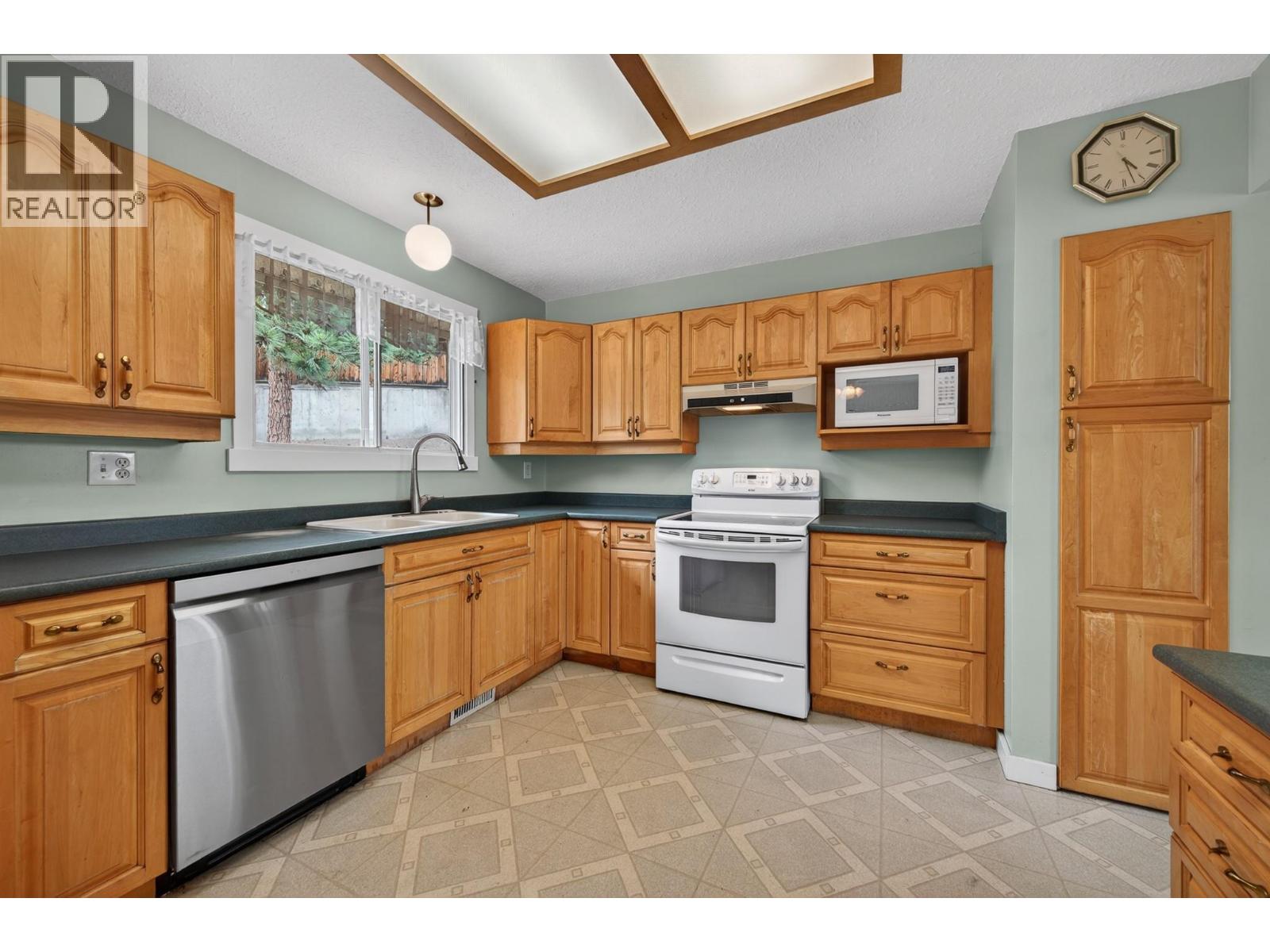 1514 Cascade Street, Kamloops, British Columbia  V2E 1B9 - Photo 6 - 10390516