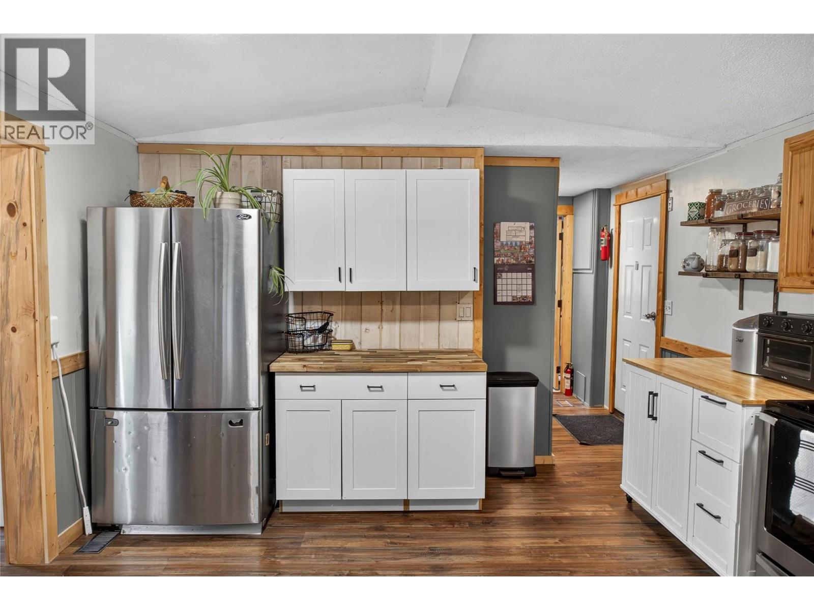 3675 Edwards Road, Baynes Lake, British Columbia  V0B 1T4 - Photo 14 - 10390500