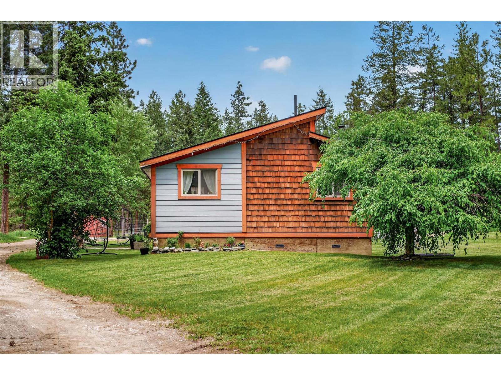 3675 Edwards Road, Baynes Lake, British Columbia  V0B 1T4 - Photo 2 - 10390500