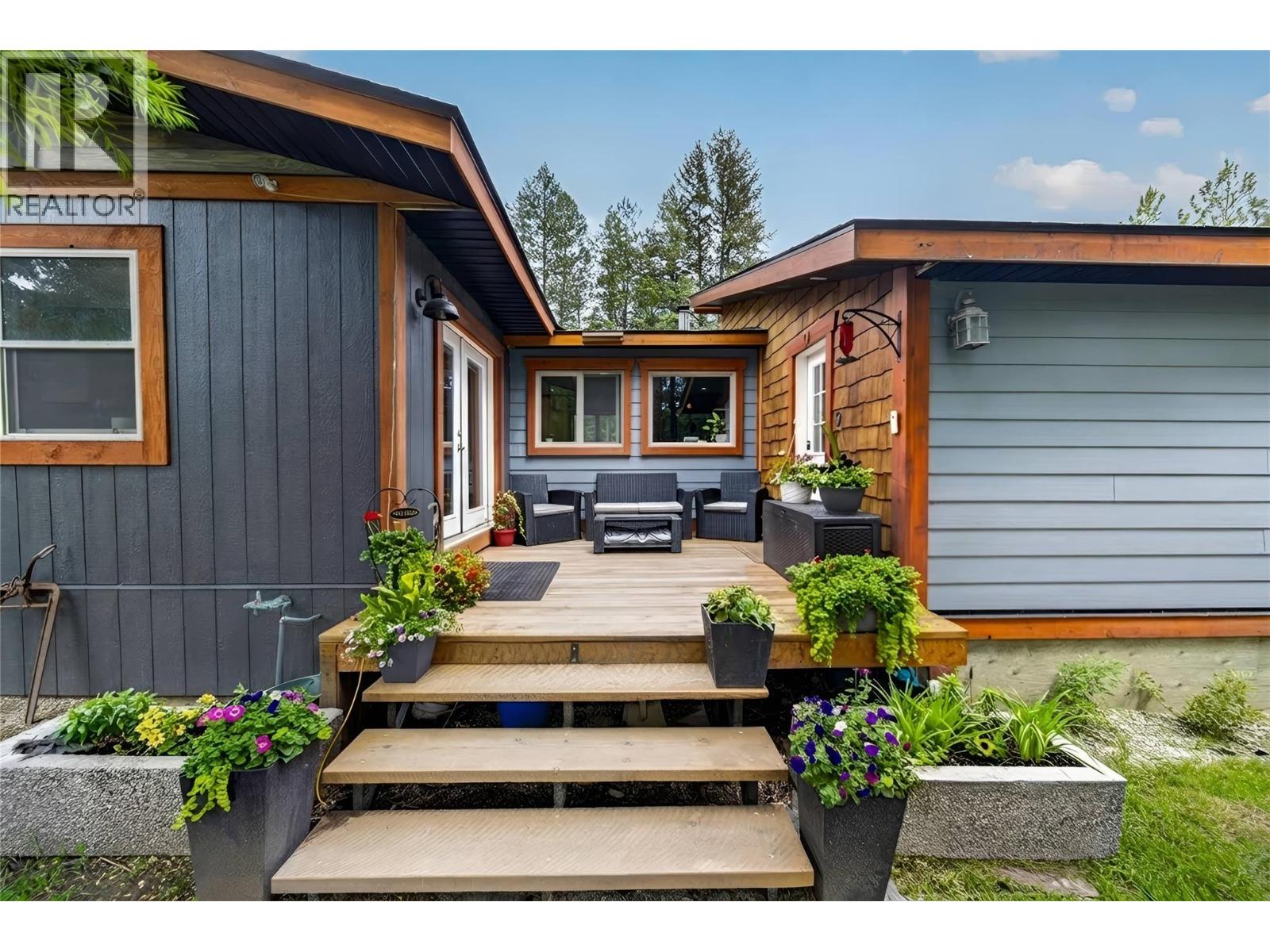 3675 Edwards Road, Baynes Lake, British Columbia  V0B 1T4 - Photo 3 - 10390500