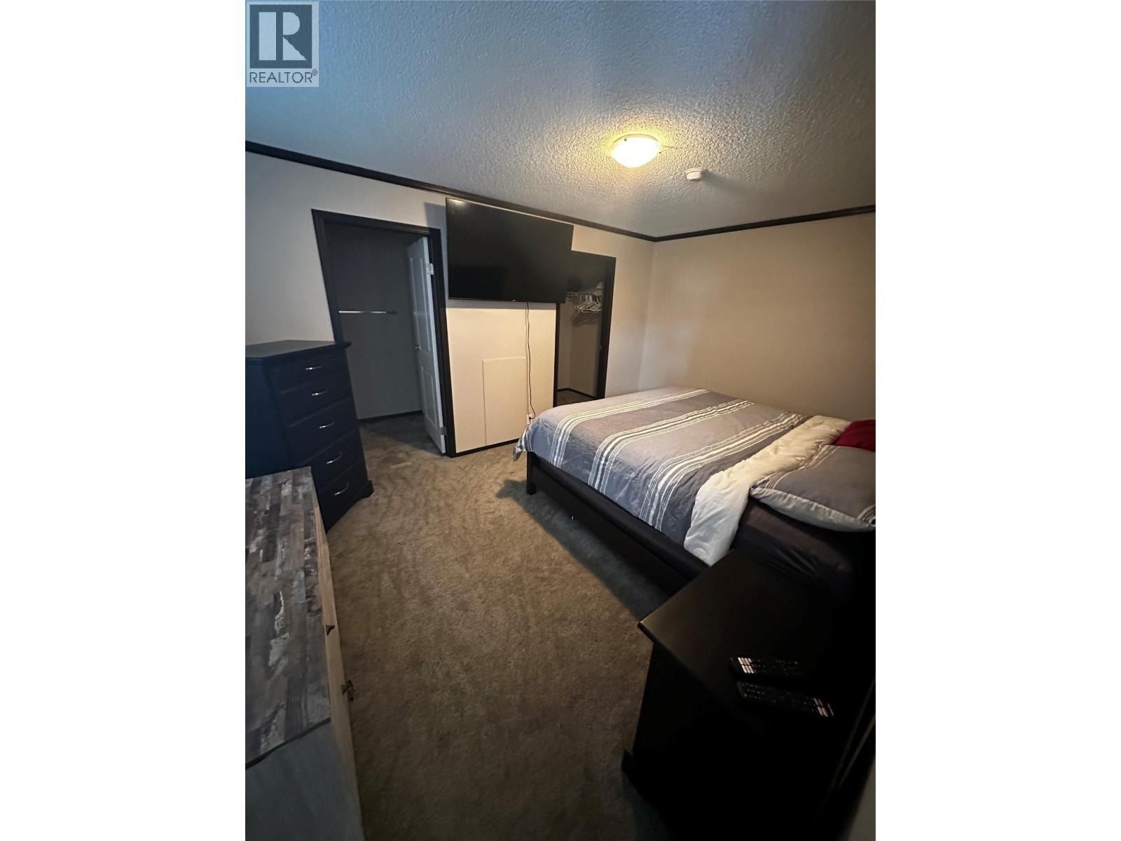 5207&5209 43 Street, Chetwynd, British Columbia  V0C 1J0 - Photo 5 - 10391062