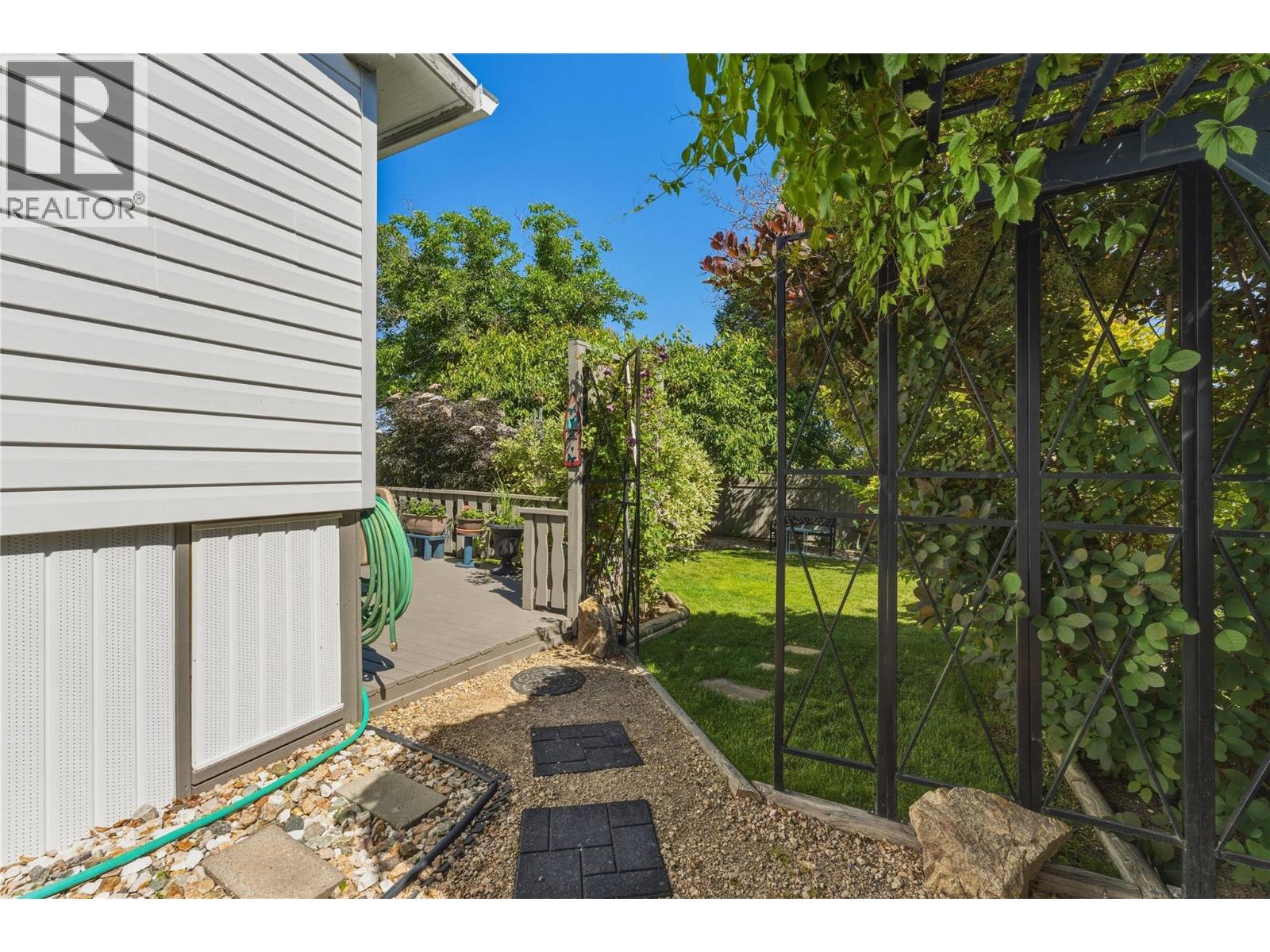 6960 Pleasant Valley Road, Vernon, British Columbia  V1B 3R5 - Photo 40 - 10391036
