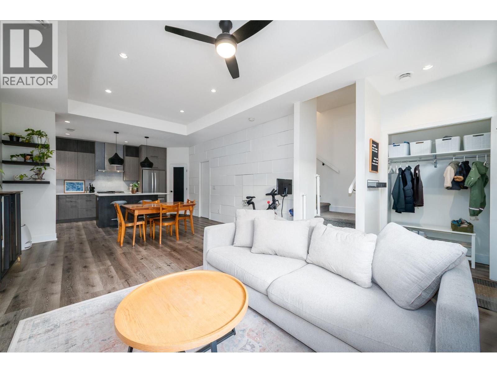 805 Burne Avenue Unit# 4, Kelowna, British Columbia  V1Y 5P6 - Photo 2 - 10390901