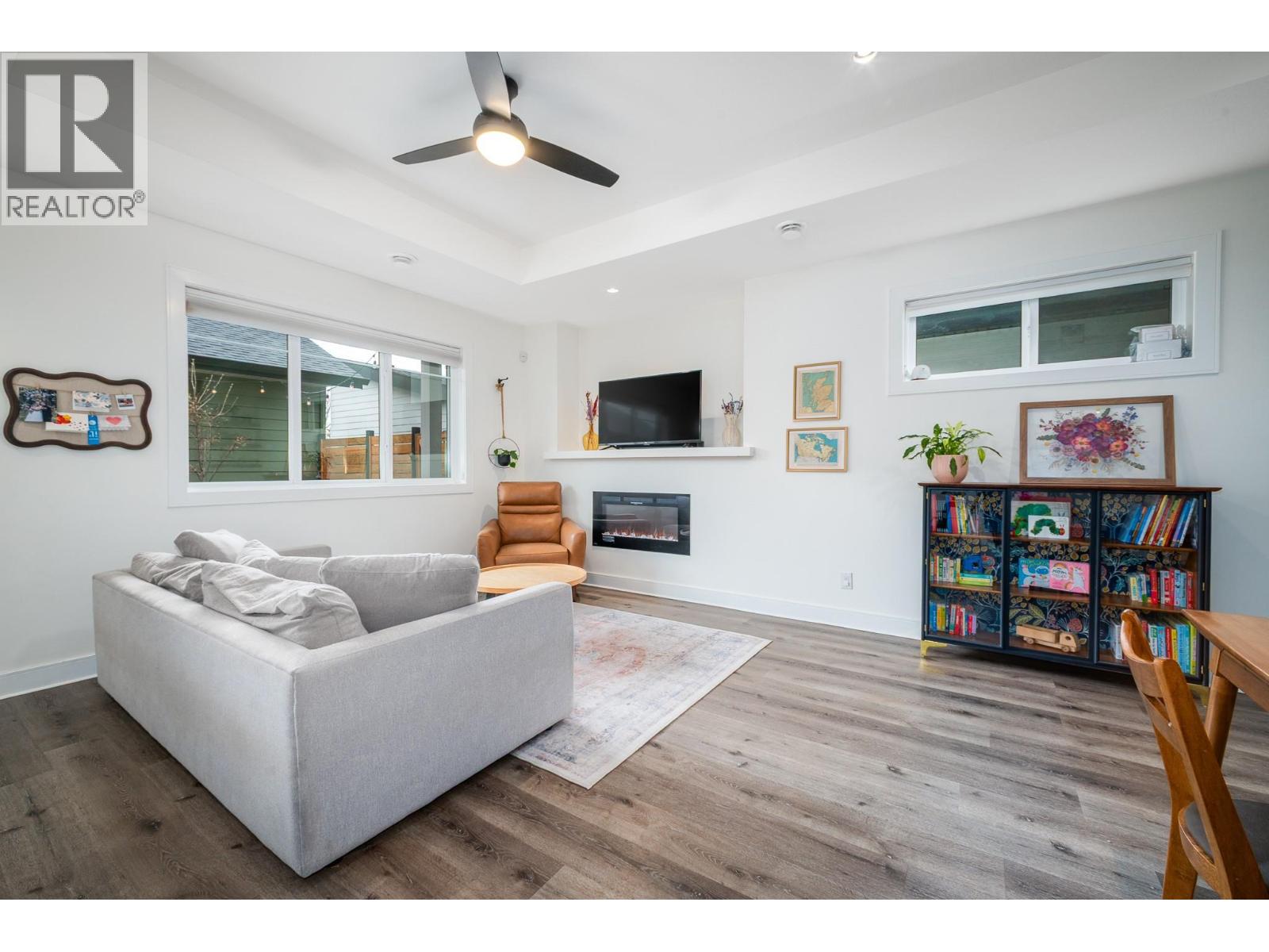 805 Burne Avenue Unit# 4, Kelowna, British Columbia  V1Y 5P6 - Photo 3 - 10390901