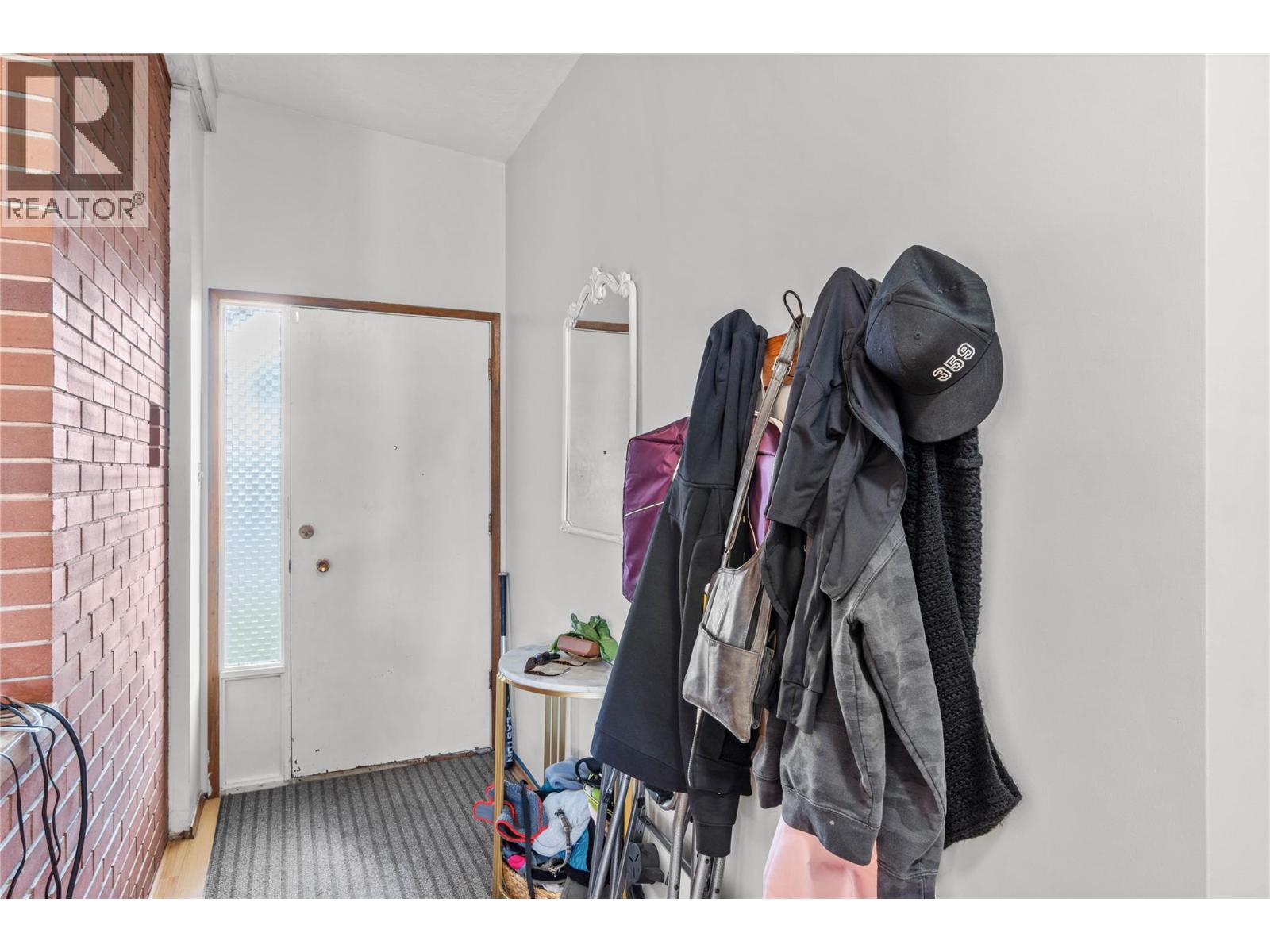 745 Kelly Drive, Kamloops, British Columbia  V2B 4G5 - Photo 11 - 10390186