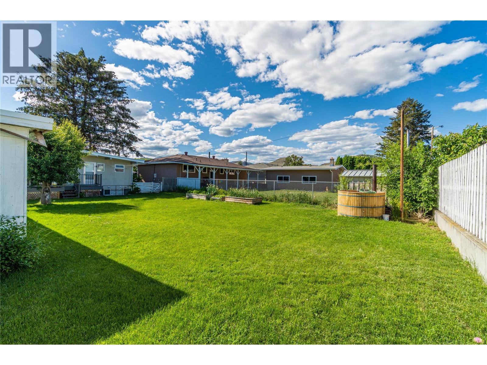 745 Kelly Drive, Kamloops, British Columbia  V2B 4G5 - Photo 13 - 10390186