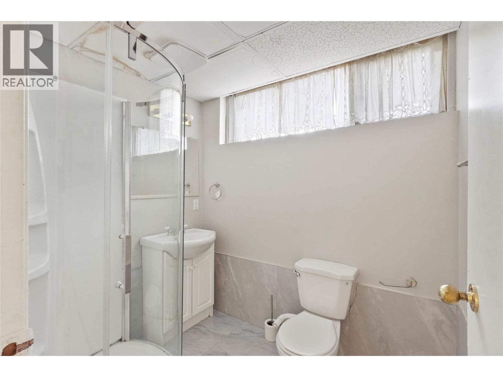 745 Kelly Drive, Kamloops, British Columbia  V2B 4G5 - Photo 18 - 10390186