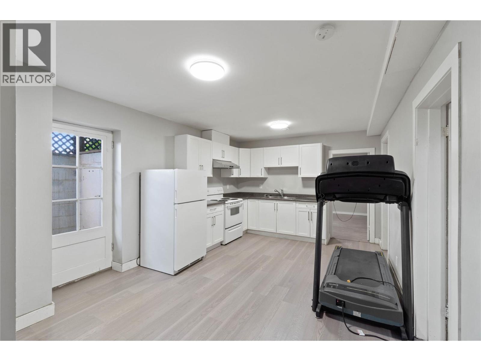 745 Kelly Drive, Kamloops, British Columbia  V2B 4G5 - Photo 19 - 10390186