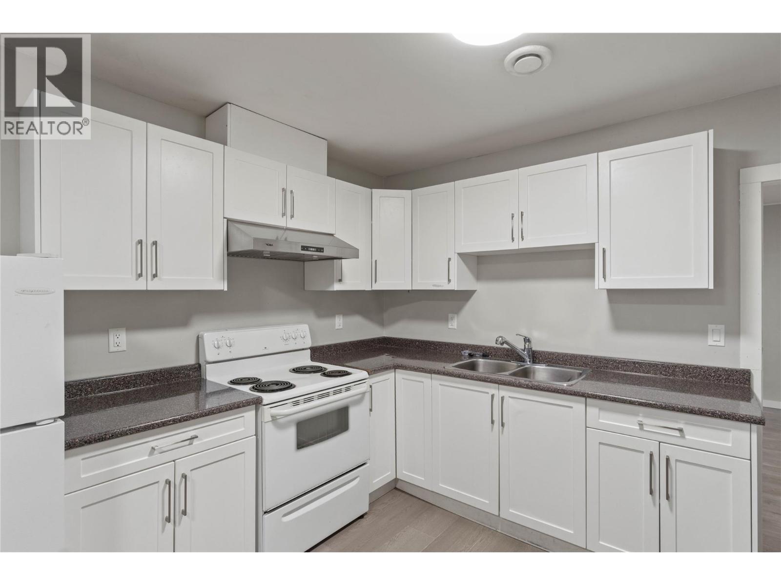 745 Kelly Drive, Kamloops, British Columbia  V2B 4G5 - Photo 20 - 10390186