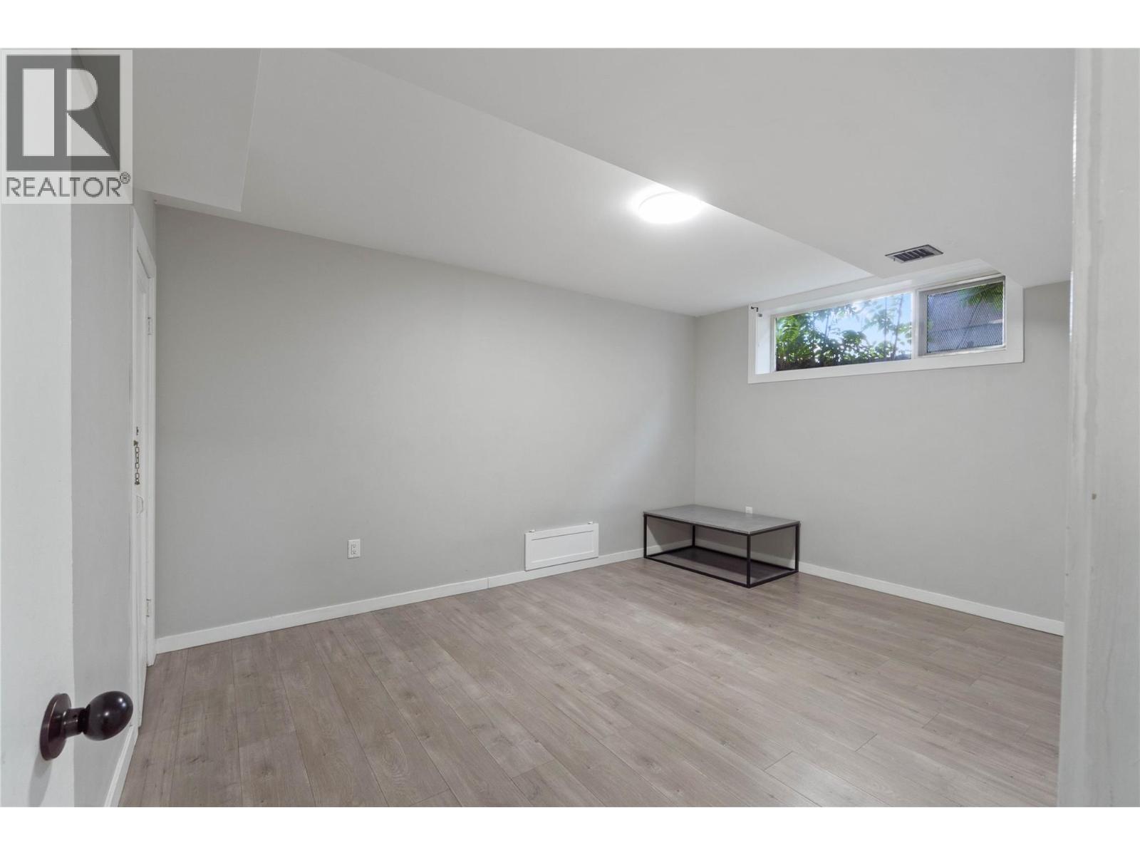 745 Kelly Drive, Kamloops, British Columbia  V2B 4G5 - Photo 21 - 10390186