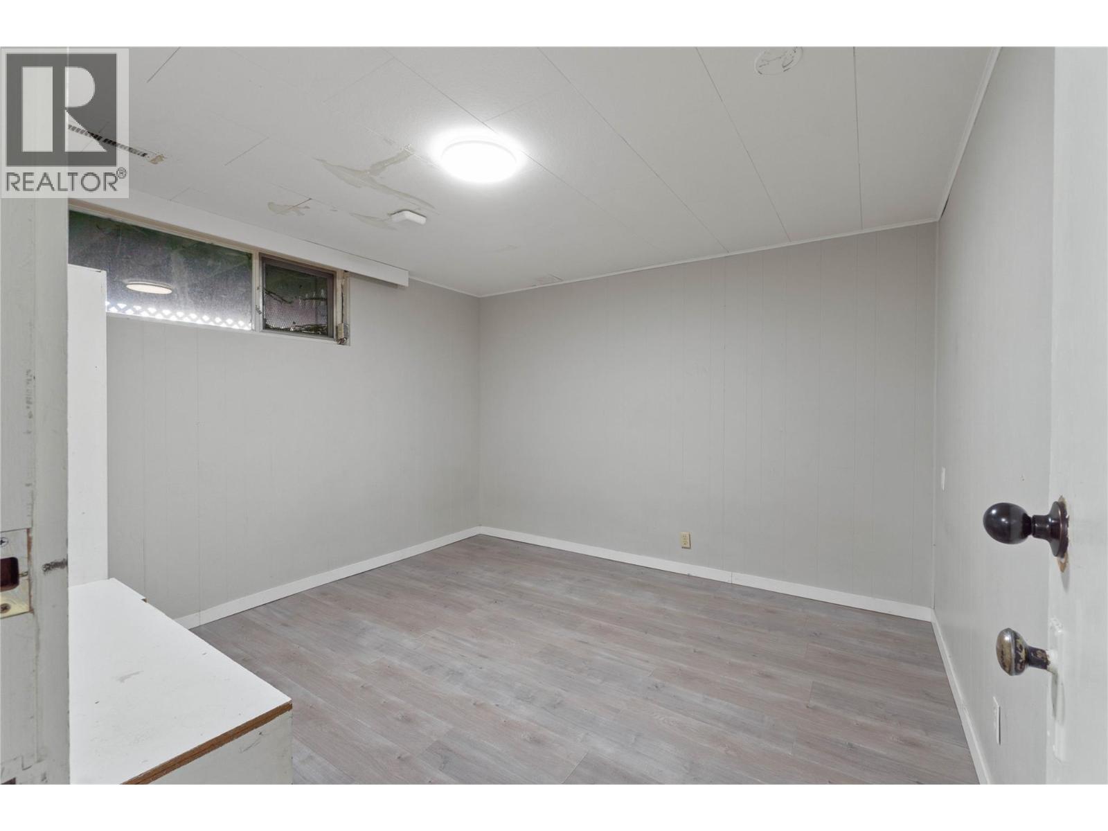 745 Kelly Drive, Kamloops, British Columbia  V2B 4G5 - Photo 23 - 10390186