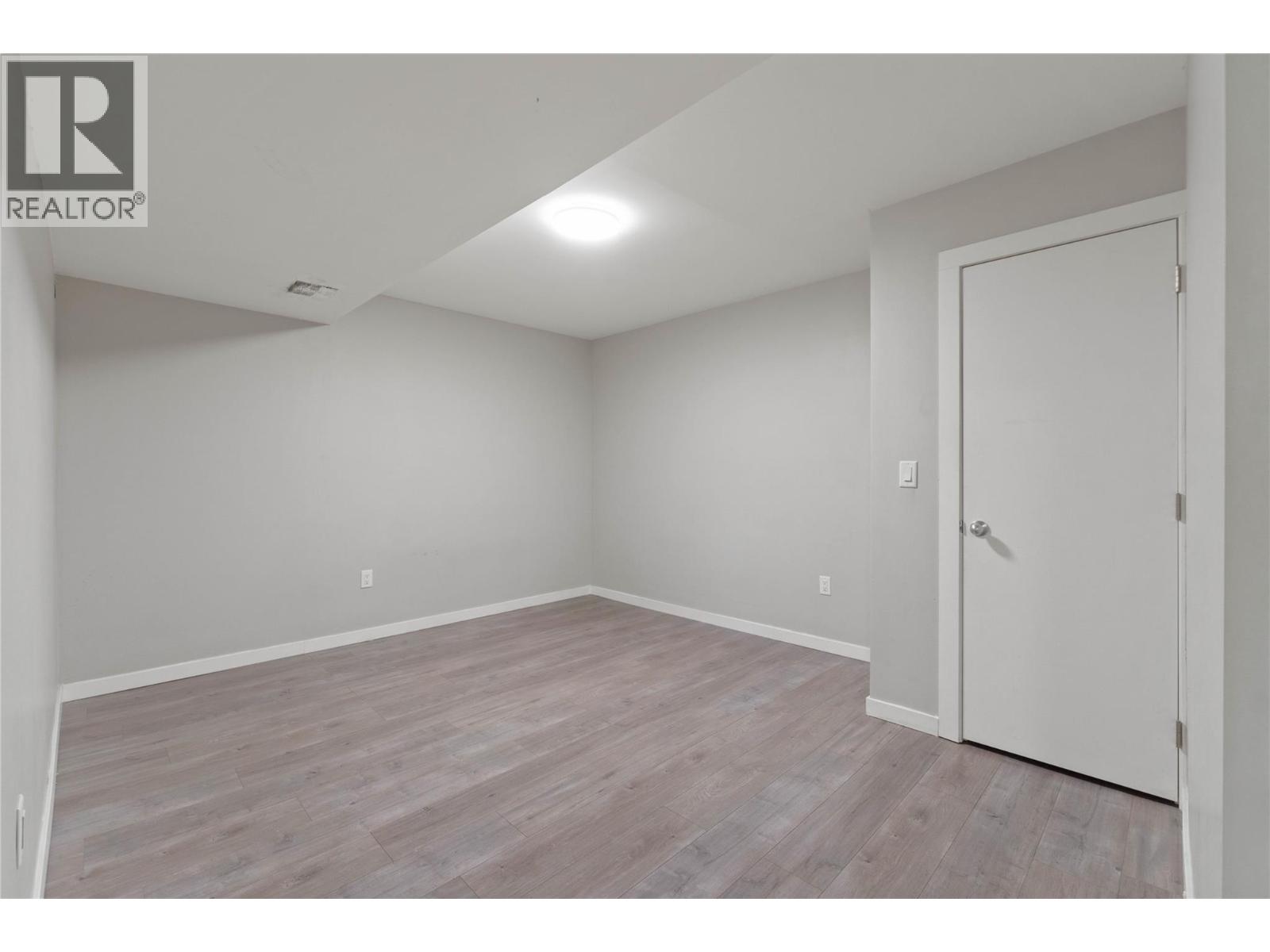 745 Kelly Drive, Kamloops, British Columbia  V2B 4G5 - Photo 24 - 10390186