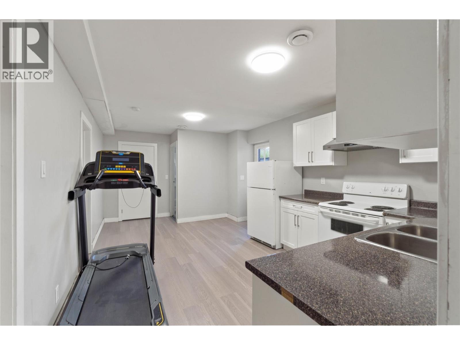 745 Kelly Drive, Kamloops, British Columbia  V2B 4G5 - Photo 25 - 10390186